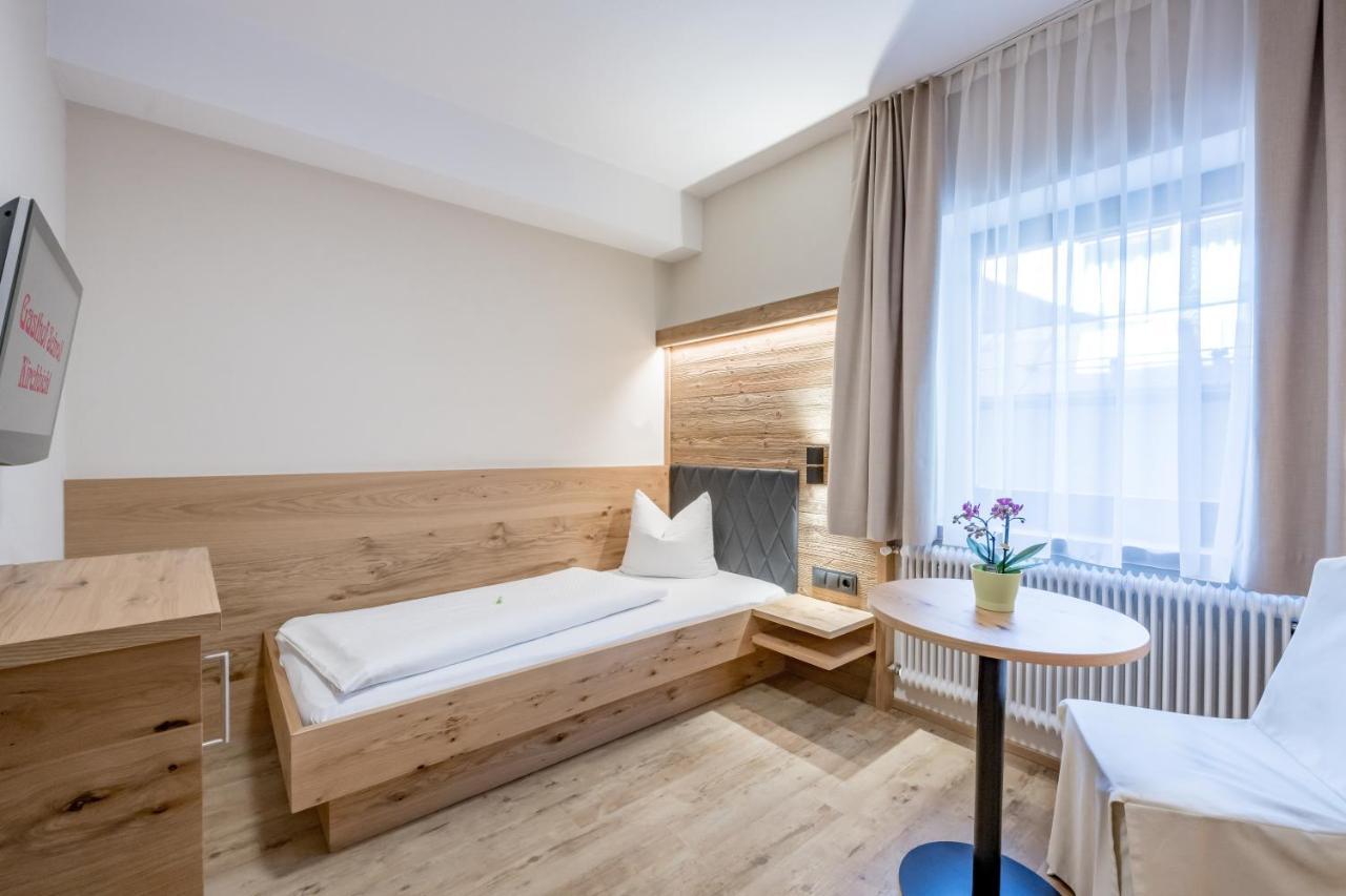 Gasthof Schroll Kirchbichl Bagian luar foto